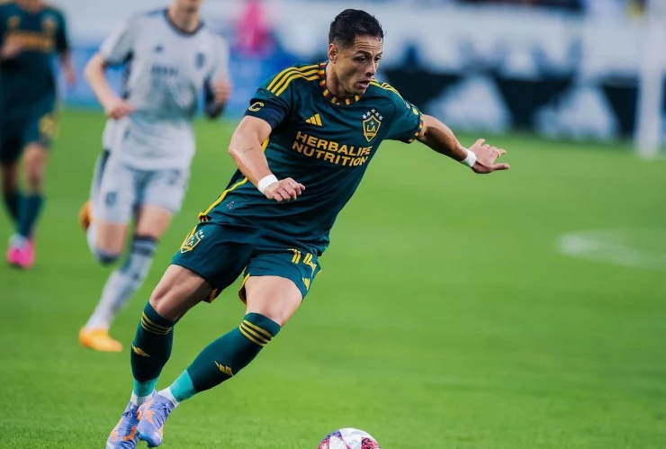 ¿Se quedará sin puesto? LA Galaxy anunció al reemplazo de Chicharito tras su lesión