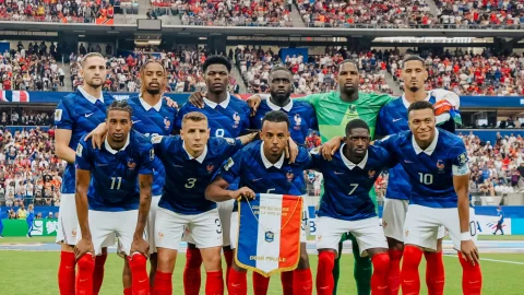 Francia y España se enfrentan por un boleto a las semifinales