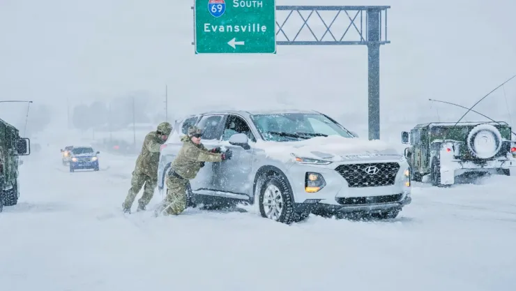 Tormenta invernal paraliza ciudades en el noreste de EE.UU.