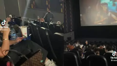 VIDEO Captan a pareja haciendo el delicioso en plena función de Avatar