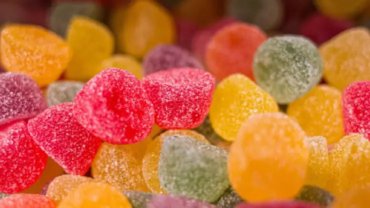 Cinco MENORES terminan en el HOSPITAL tras consumir GOMITAS ‘especiales'; esto se sabe