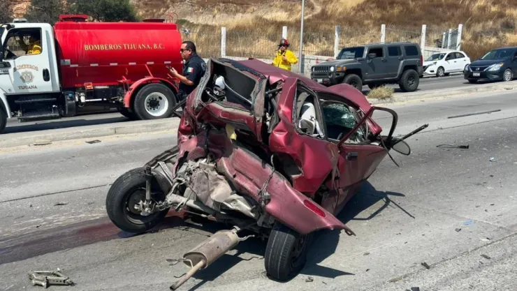 Tijuana Fuerte choque en la Vía Rápida sábado 1 de julio