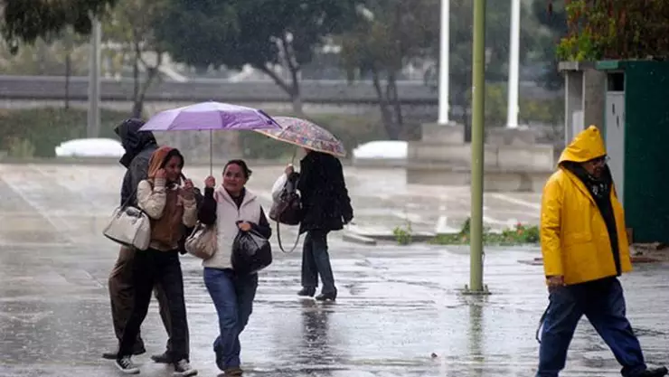 El Metro CDMX informó que debido a la lluvia disminuirá la velocidad de los trenes en siete de las 12 líneas.