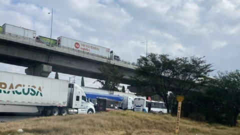 tráfico intenso autopista puebla - orizaba