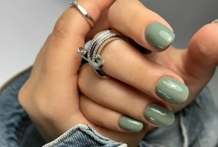 11 diseños de uñas verdes sencillas, pero elegantes; poco elaboradas y hermosas