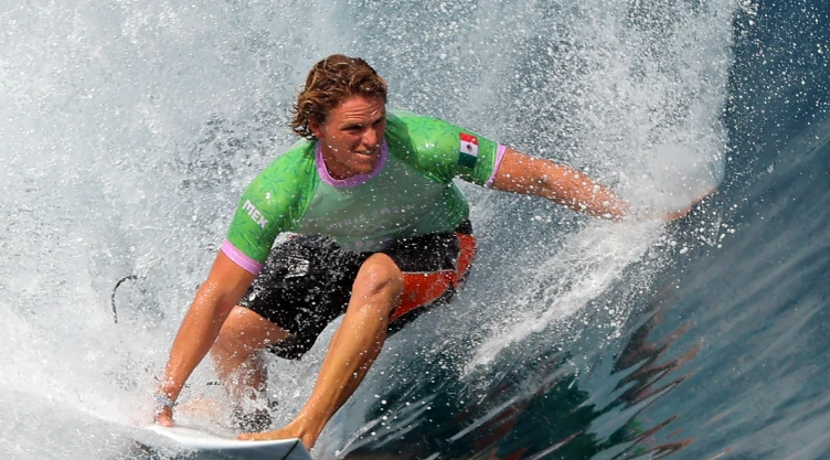 Alan Cleland, surfista mexicano en París 2024