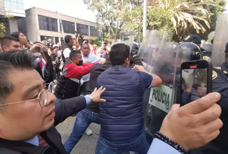 Confrontación entre manifestantes del PJF y elementos de la SSC