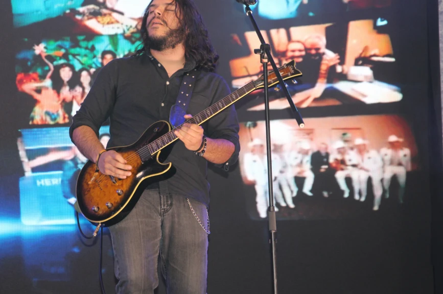Grupo Nautlán tocó grandes clásicos del rock
