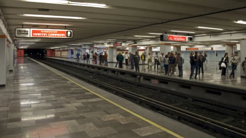 Suspenden servicio en estaciones de Línea 6 del Metro CDMX por corto circuito.