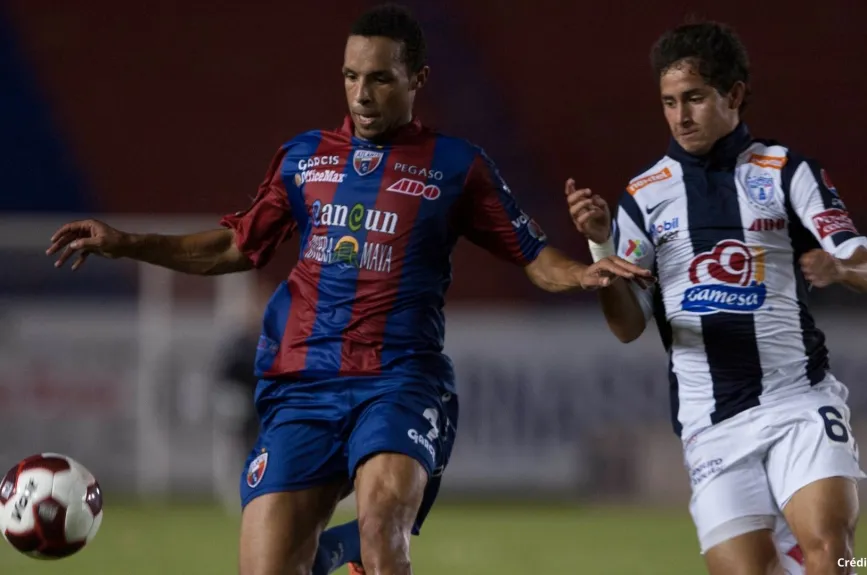 8 futbolistas españoles en México.jpg