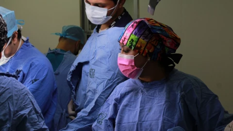 médicos especialistas vacantes postulaciones