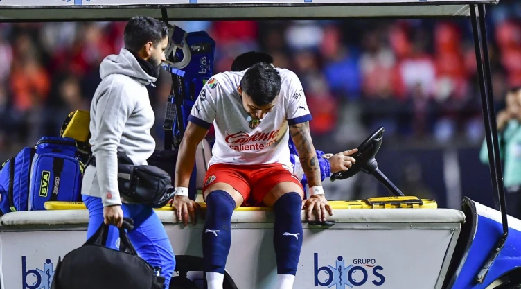 Alexis Vega sale lesionado contra San Luis en la Jornada 2 Clausura 2023