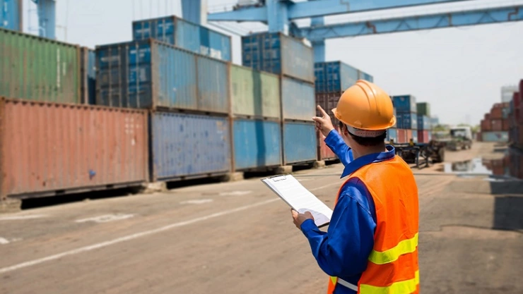 Entrega AGA reconocimiento a nuevos Agentes Aduanales