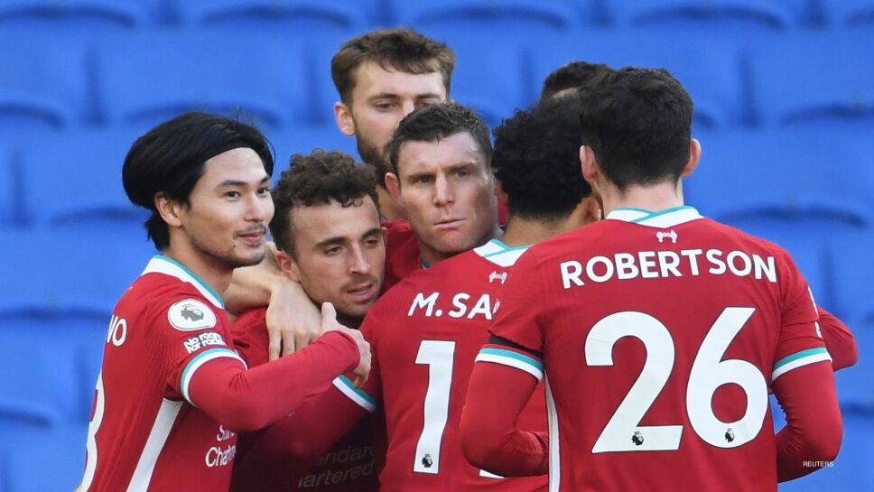 Liverpool festeja el gol de Diogo Jota