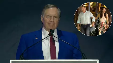 ¡Amor en el aire en la NFL! Coach Bill Belichick presume relación con una exporrista