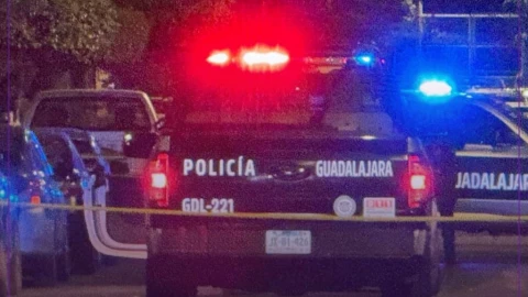 acribillan-hombre-auto-alta-gama-guadalajara