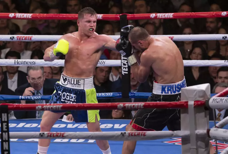 Gracias por ser mi milagro, dice niña con cáncer a ‘Canelo’ Álvarez, tras donación