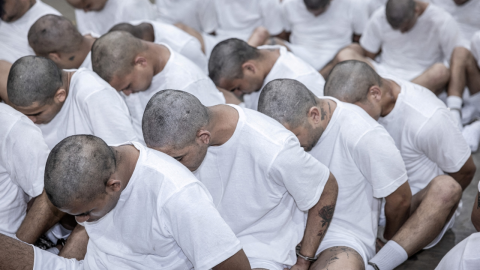 EUA deporta venezolanos a El Salvador