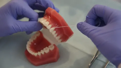 Los errores más comunes al utilizar hilo dental