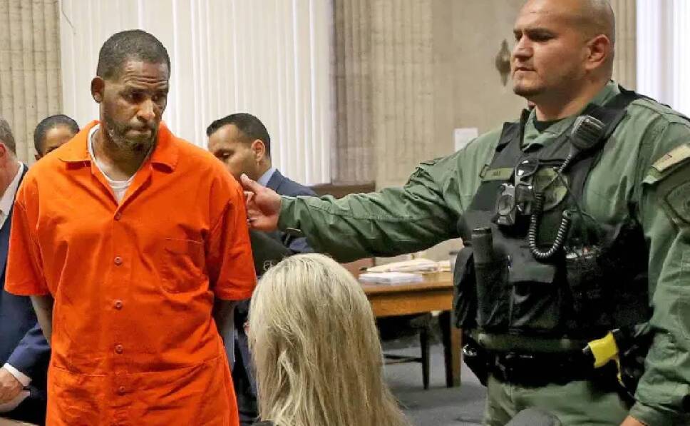 R. Kelly podría tener una sentencia de 25 años en prisión