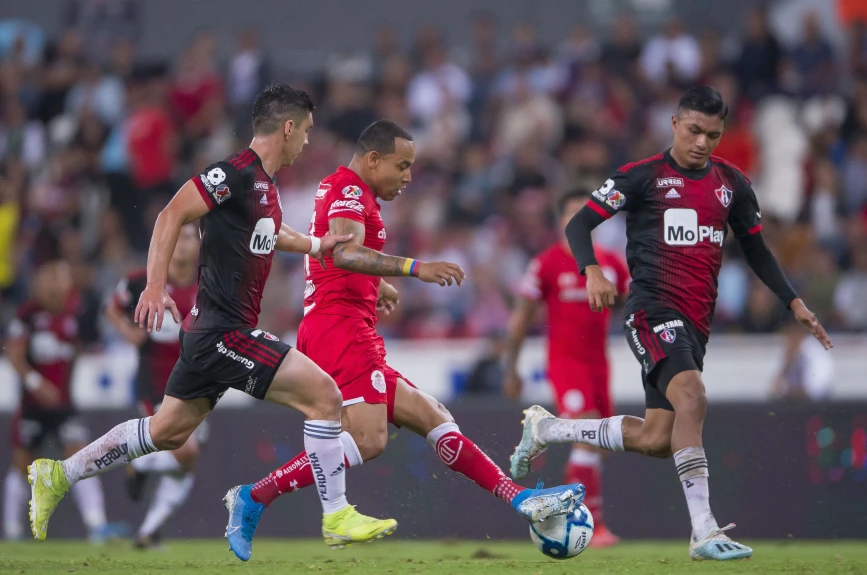 El Diablo gana y La Volpe respira.