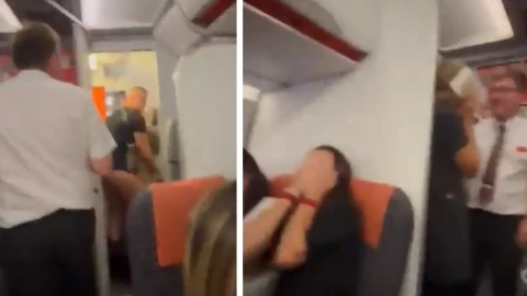 VIDEO_ ¡Cumplen fantasía! Graban a pareja teniendo intimidad en baño de un avión