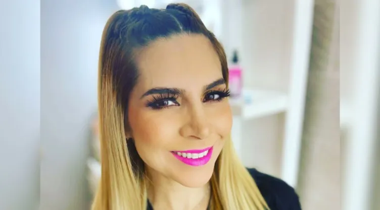 karla panini se burla de la hija de karla luna