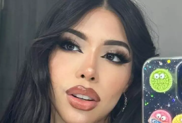 Filtran número de Yeri MUA en redes sociales