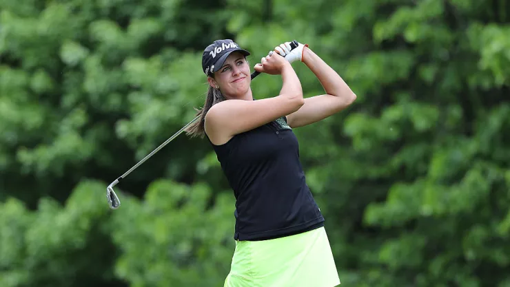 Hoffman quien juega en el circuito de ascenso del LPGA Tour ahora es enfermera en Michigan