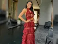 ¿El color rojo no se usa en bodas? Es un mito que se tenía hace muchos años, pues hay mujeres que lucen vestidos elegantes y hermosos apropiados para la ocasión.