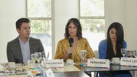 De visita en “La casa grande” - Charla Fernanda Mexia 