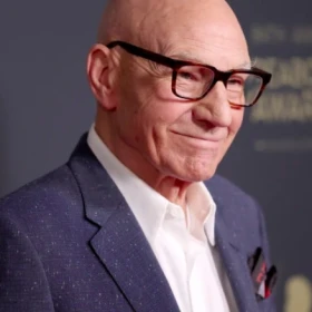 Patrick Stewart, actor de Star Trek y X-Men, murió a los 86 años; era aficionado al Huddersfield Town y tuvo cargos directivos en Escocia