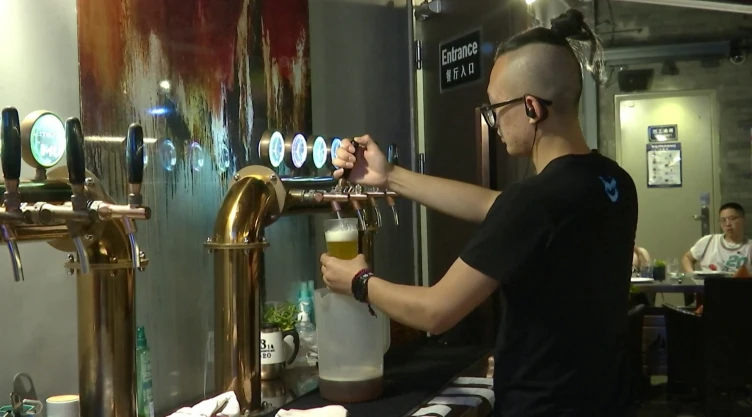 En China aumenta venta de cerveza gracias a Eurocopa.