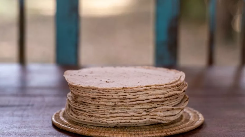 Empleo en Texas ofrece 45 mil pesos por hacer tortillas