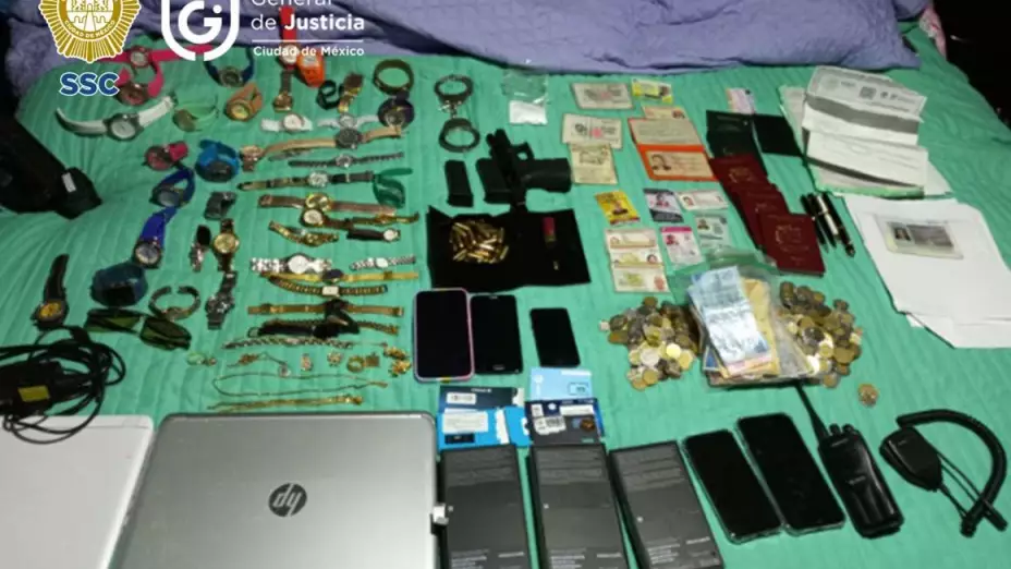 B0111P CATEOS Y DETENIDOS 1.jpg