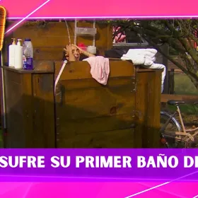Manelyk sufre su primer baño como peona en La Granja VIP
