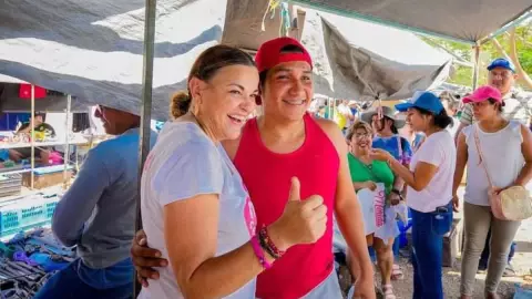 Elecciones 2024 de Yucatán_ Cecilia Patrón se reúne con tianguistas de San Roque