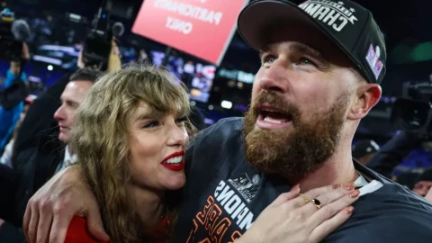 ¿La relación de Travis Kelce y Taylor Swift es publicidad? Esto dice la IA