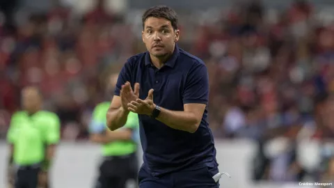 Nicolás Larcamón Puebla renovación