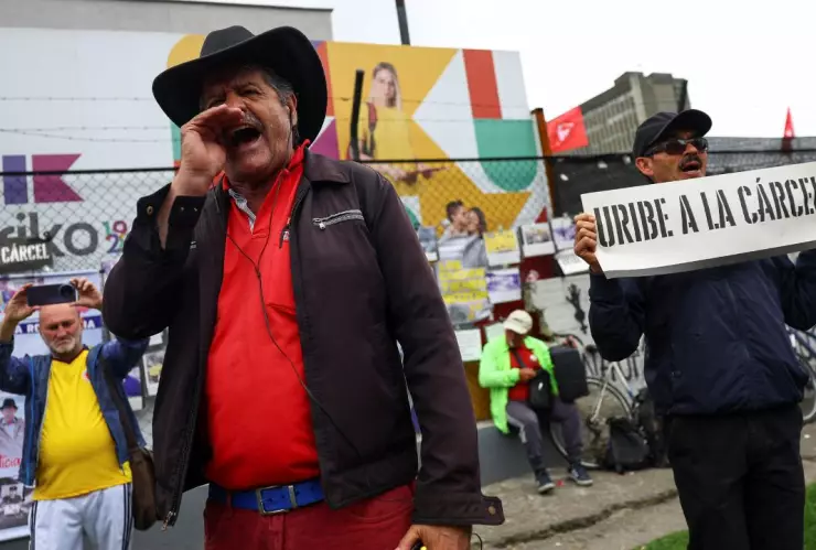 Dictan histórica sentencia contra Álvaro Uribe, expresidente de Colombia