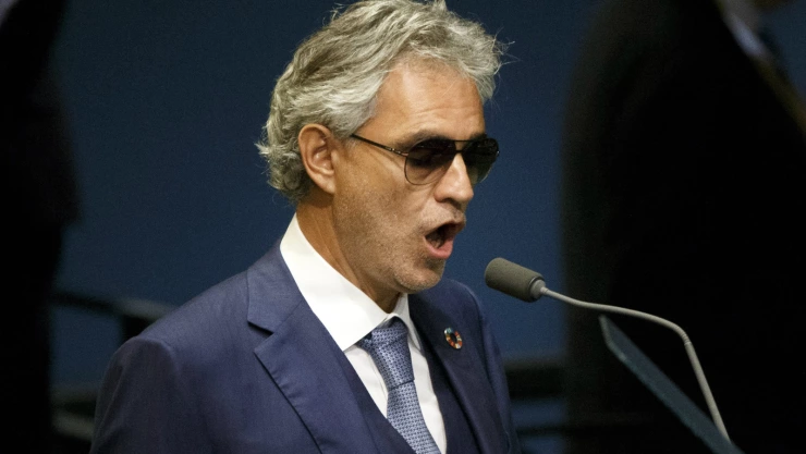 Andrea Bocelli, hospitalizado en Italia