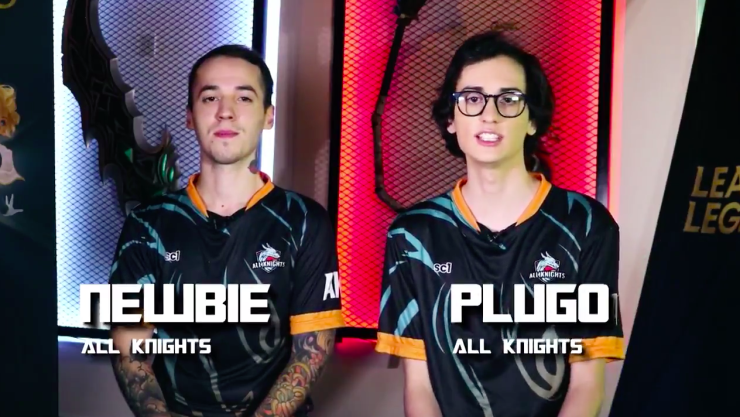 Plugo y Newbie de All Knights