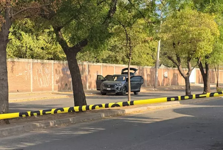 Camioneta abandonada con explosivo en Culiacán