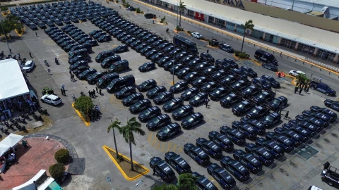 Entregan 334 patrullas y un helicóptero para reforzar vigilancia y seguridad en Playa del Carmen.jpg