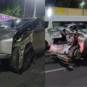 Camioneta Cybertruck choca contra 5 vehículos en Coyoacán; había latas de alcohol en el vehículo