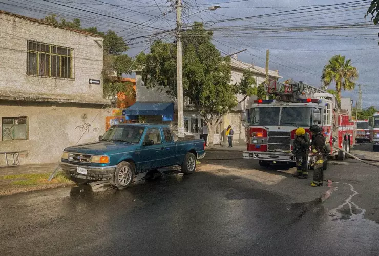 Incendio HOY domingo 27 de octubre 2024 Lomas de Casa Blanca , Querétaro