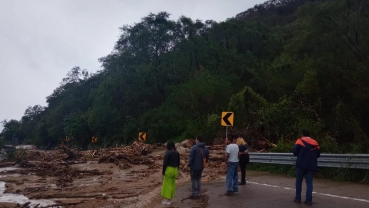 daños huracán otis videos acapulco