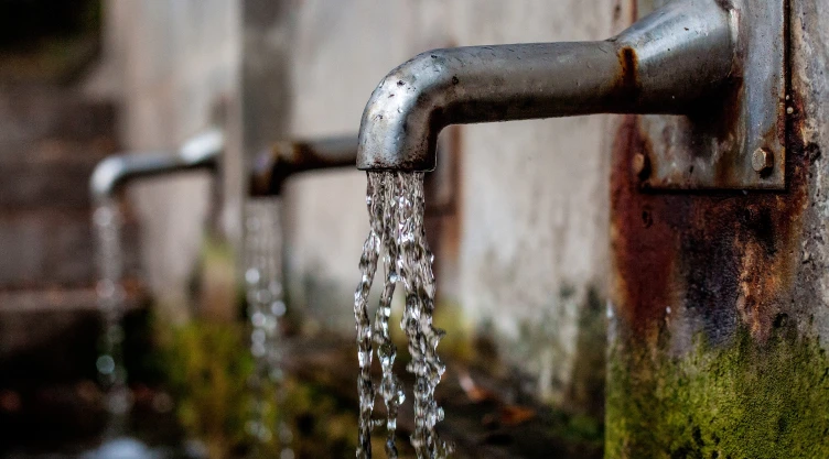 Llave de agua potable