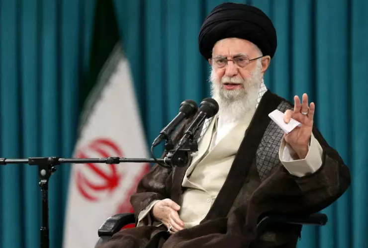 Líder supremo de Irán lanza fuerte advertencia a EUA