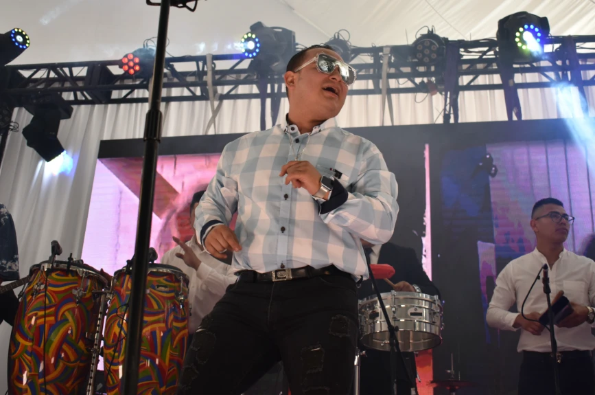 ORQUESTA CON KLA-C